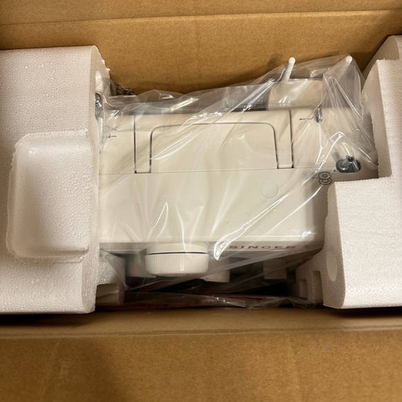 SINGER Start 1304 Portable Sewing Machine - Picture 2 of 2